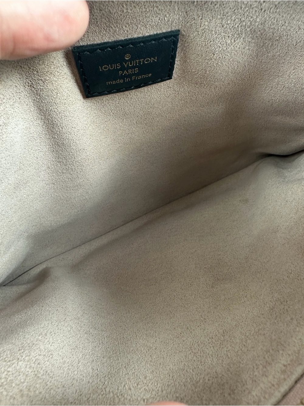 LOUIS VUITTON COUSSIN PM Crossbody/Shoulder bag - Picture 12 of 17
